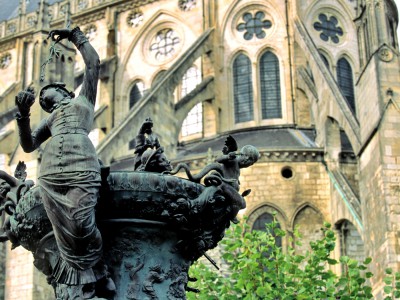 Cathédrale de Bourges, Cher – Les statues des jardins de l’archevêché