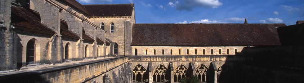 Abbaye de Noirlac, Cher – Vue sur le cloître