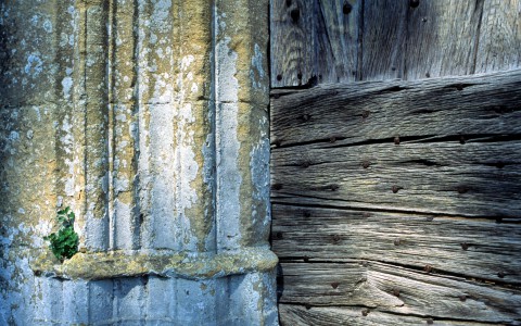 Chapelle du Cheylard, Saint-Geniès, Dordogne – Détail de la porte