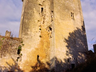 Château de Commarque, Dordogne – Le double donjon