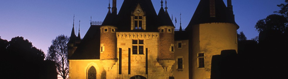 Château de Saint-Florent sur Cher, Cher – Le château au crépuscule