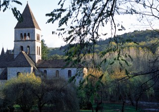 Eglise Saint-Léonce, Saint-Léon-sur-Vézère, Dordogne – Vue d’ensemble de l’édifice