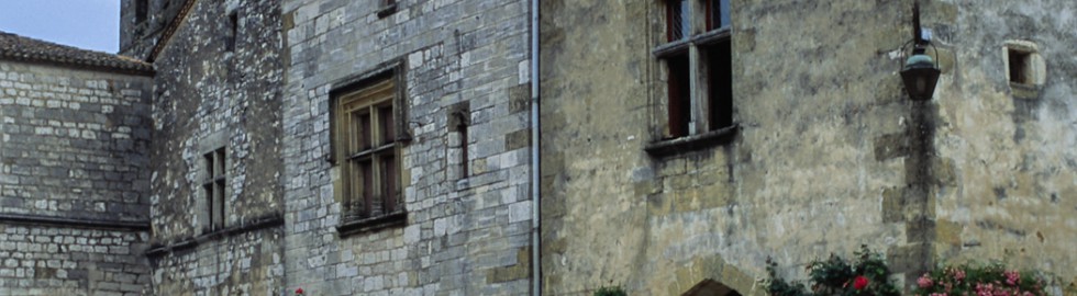 Monpazier, Dordogne – Les arcades et la place