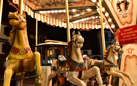 Chevaux en furie… sur carrousel, Alsace