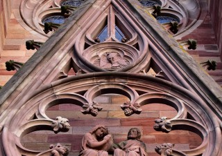 Eglise Saint-Maurice, Mutzig, Alsace  –  Détail de la façade