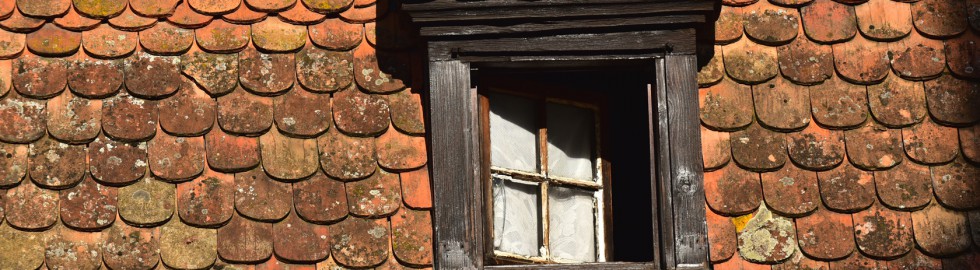 Lucarne et tuiles « queue de castor », Alsace