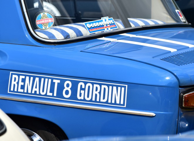 Bleu de France. Renault 8 Gordini