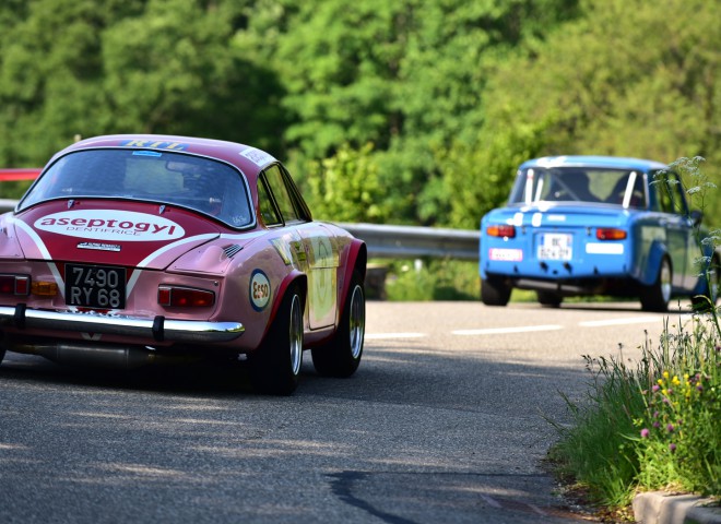 Cousines. Berlinette Alpine, Renault 8 Gordini