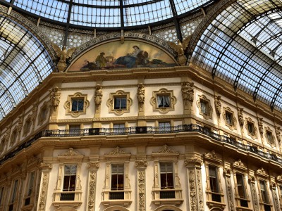 Galleria Vittorio Emanuele II, peintures, sculptures et moulures – Milan, Italie