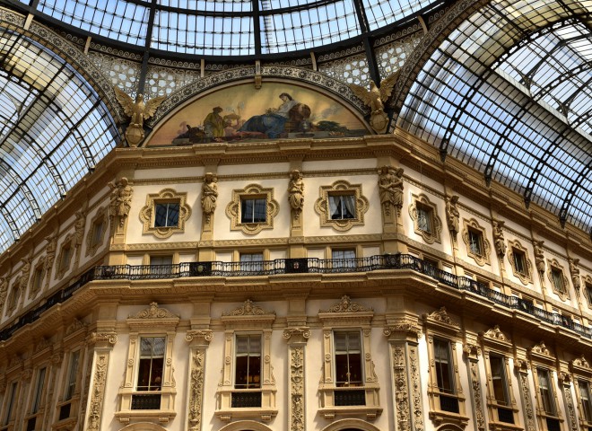 Galleria Vittorio Emanuele II, peintures, sculptures et moulures – Milan, Italie