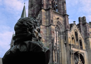 Buste du maréchal d’Empire François-Joseph Lefebvre et église Notre Dame de L’Assomption, Rouffach, Alsace