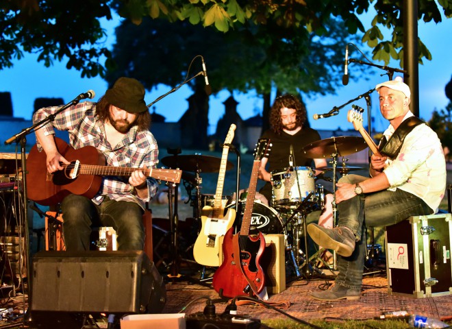 « Roots Noise » sous le marronnier de Dannemarie