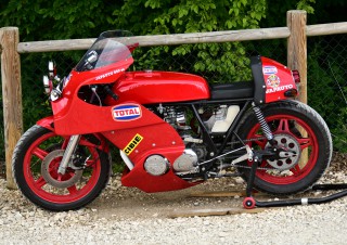 Zone rouge ! Honda Japauto 950 SS