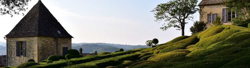 Les jardins du château de Marqueyssac au crépuscule.