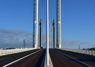 Symétrie. Pont Jacques-Chaban-Delmas, Bordeaux, Aquitaine