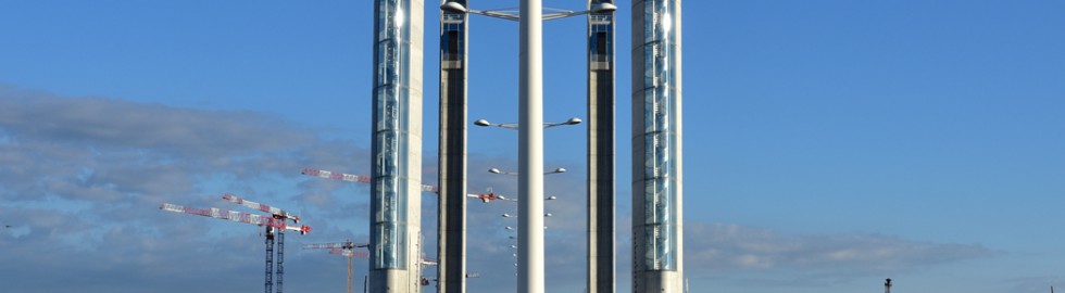 Symétrie. Pont Jacques-Chaban-Delmas, Bordeaux, Aquitaine