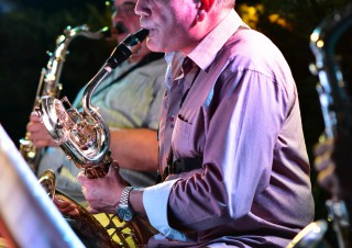 Jean-Stéphane Vega et son saxophone baryton.