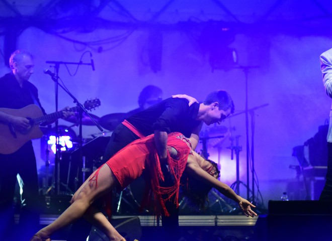 Danse torride à la « Nuit Blanche »…