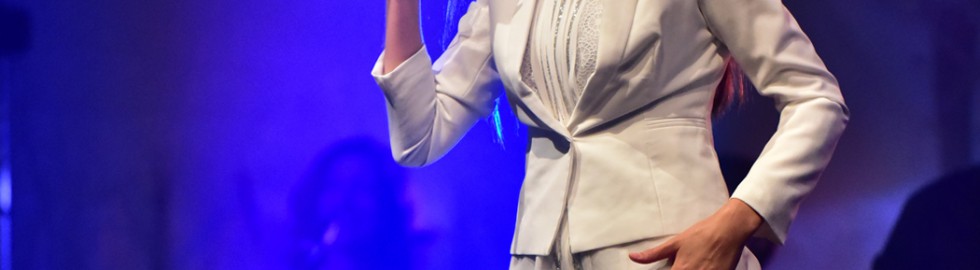 Myriam Tamaloult dans la peau de Céline Dion.