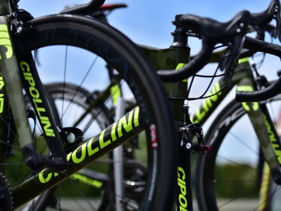 Vélos Cipollini camouflés.