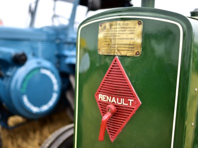 Tracteur Renault, détail – Rassemblement  ARAMAA, Reiningue, Alsace