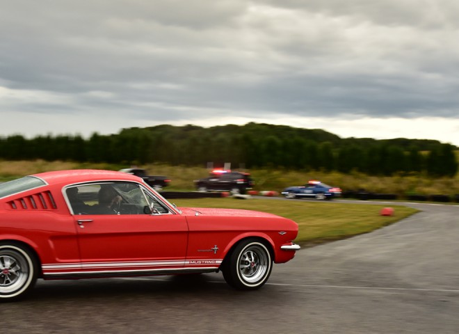 Ford Mustang en piste