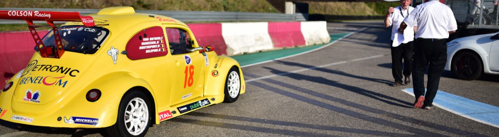 VW Coccinelle en sortie de stand