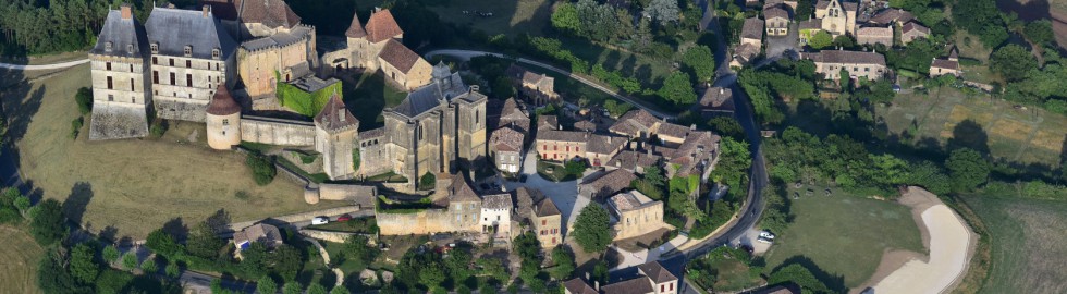 Château de Biron, vue aérienne