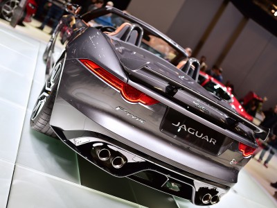 Jaguar F-Type SVR 4×4, vue arrière