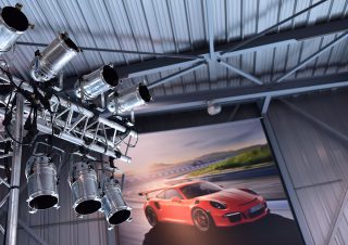 Projecteurs au Centre Porsche Mulhouse