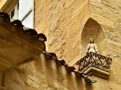 Statuette de la vierge à Sarlat