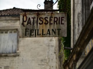 Ancienne enseigne pâtisserie Feillant, Brantôme, Dordogne